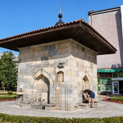 Голямата чешма в центъра на Самоков