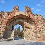 Южната римска порта „Камилите“ в Хисаря