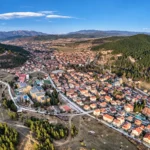Панорамна гледка към Велинград и планините на Западните Родопи