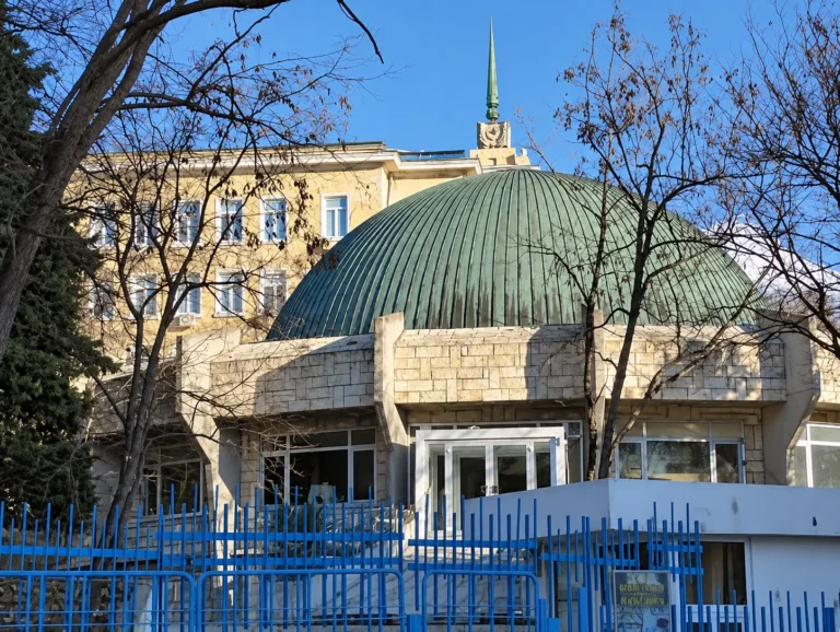 Сградата на Планетариума във Варна с характерния купол