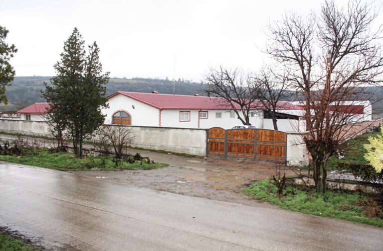 Конна база Рибен