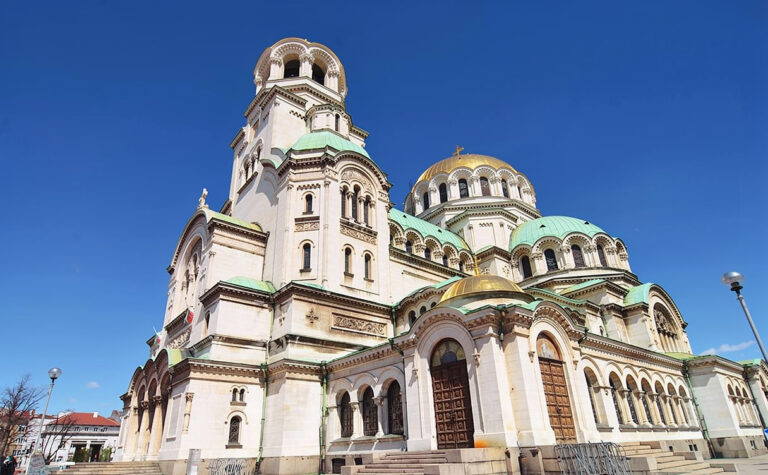 Храм-паметник Свети Александър Невски