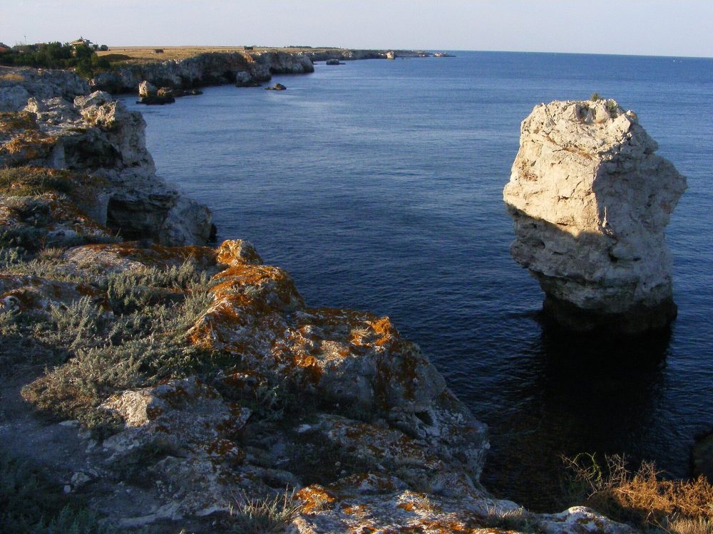 Камен бряг