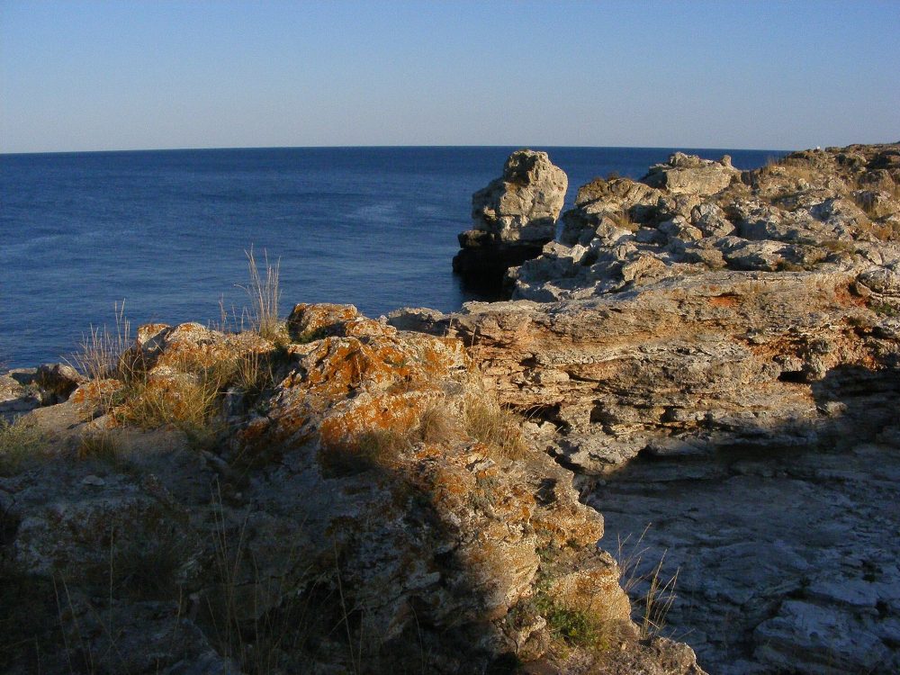 Камен бряг